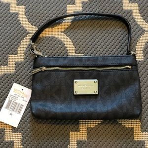 BNWT Michael Kors Jet Set Large Logo Wristlet